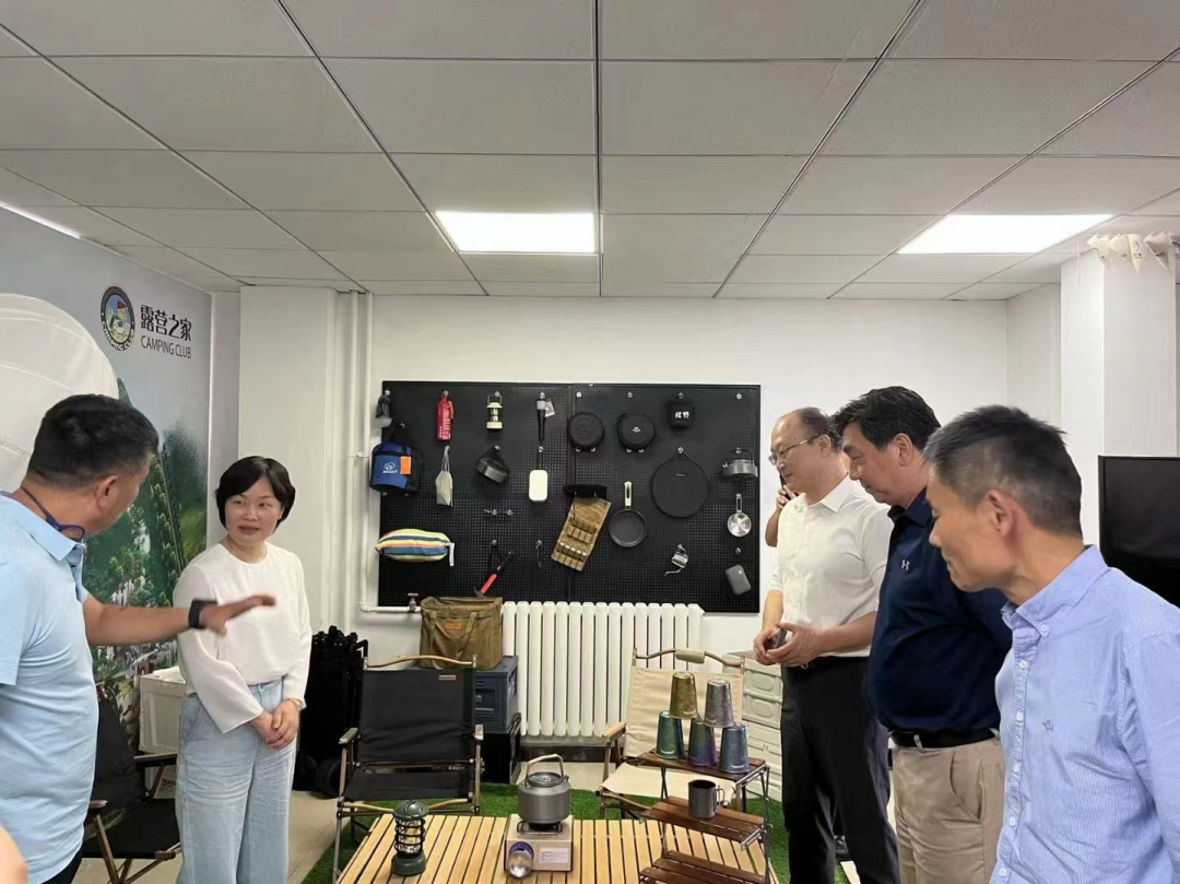 海宁市副市长沈勤丽一行访问露营之家(图6)