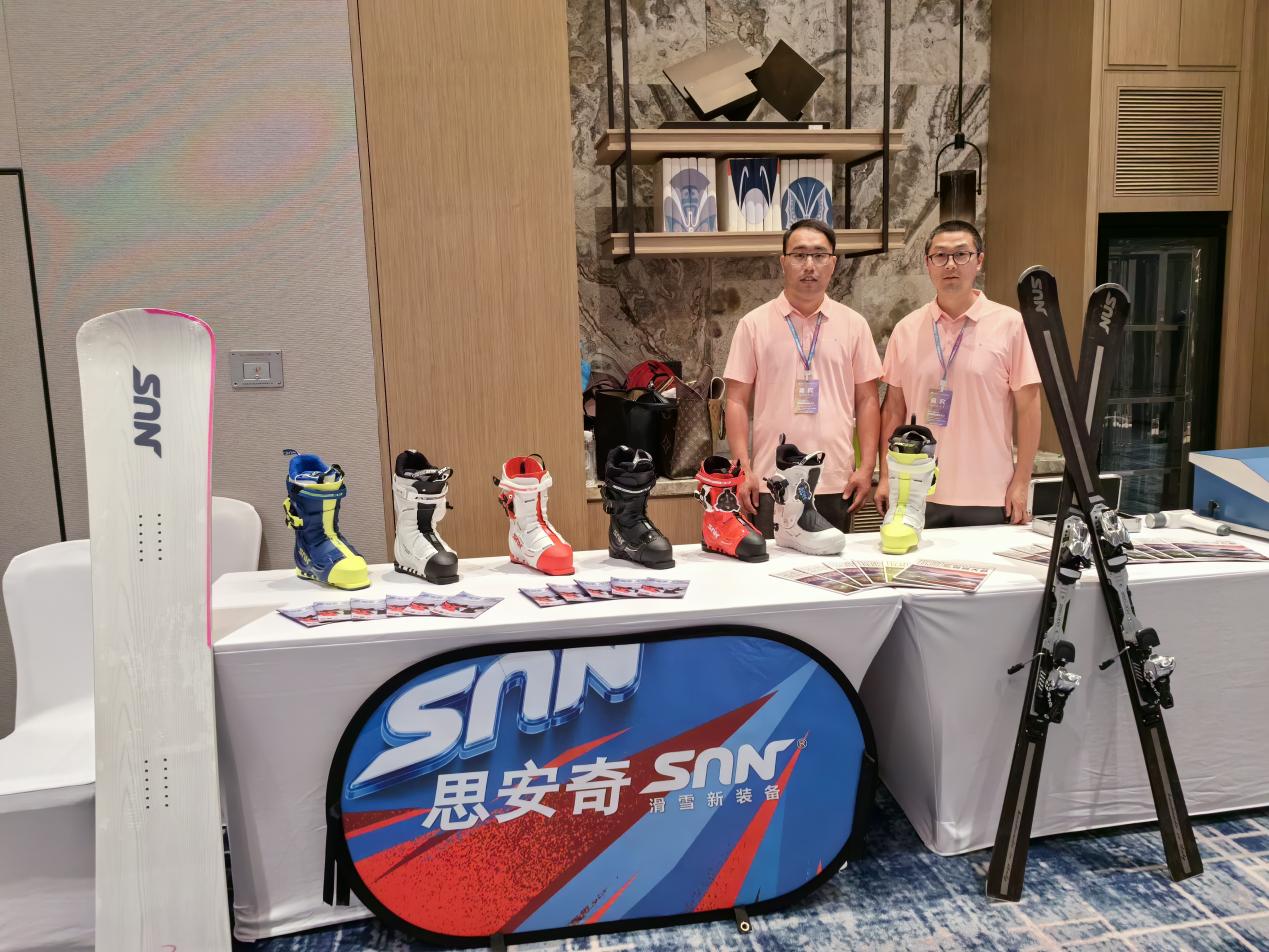 思安奇品牌登陆金华山 签约露营之家供应链贸易平台(图4) 思安奇品牌登陆金华山 签约露营之家供应链贸易平台(图4)