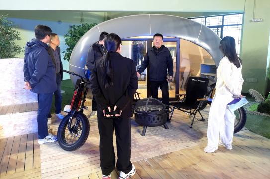 海盐县南北湖风景区领导一行到露营之家金华全球供应链贸易中心考察交流调研(图5)