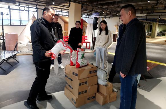 海盐县南北湖风景区领导一行到露营之家金华全球供应链贸易中心考察交流调研(图10)
