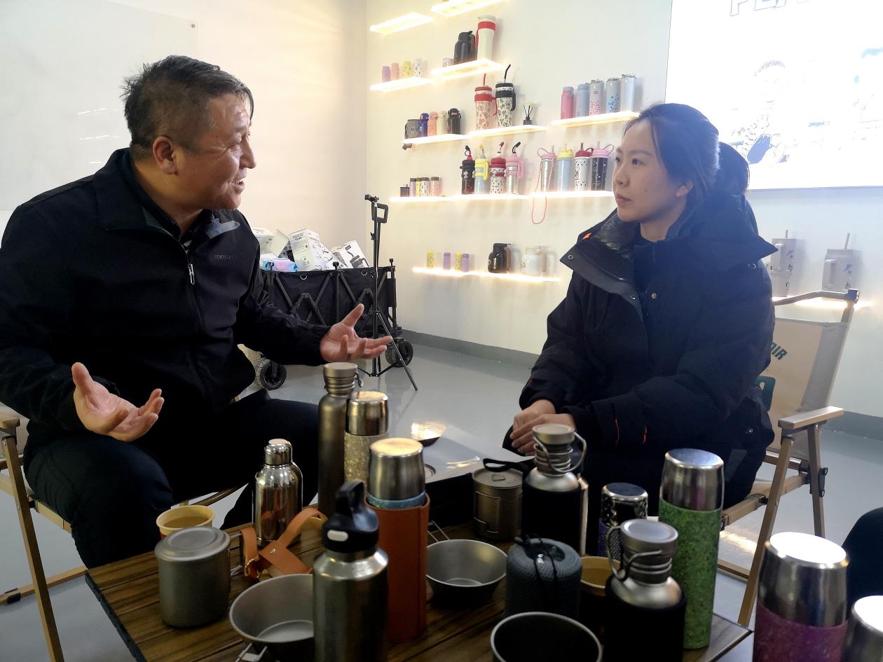李守文考察露营之家（金华）供应链户外用品永康制造工厂(图2)