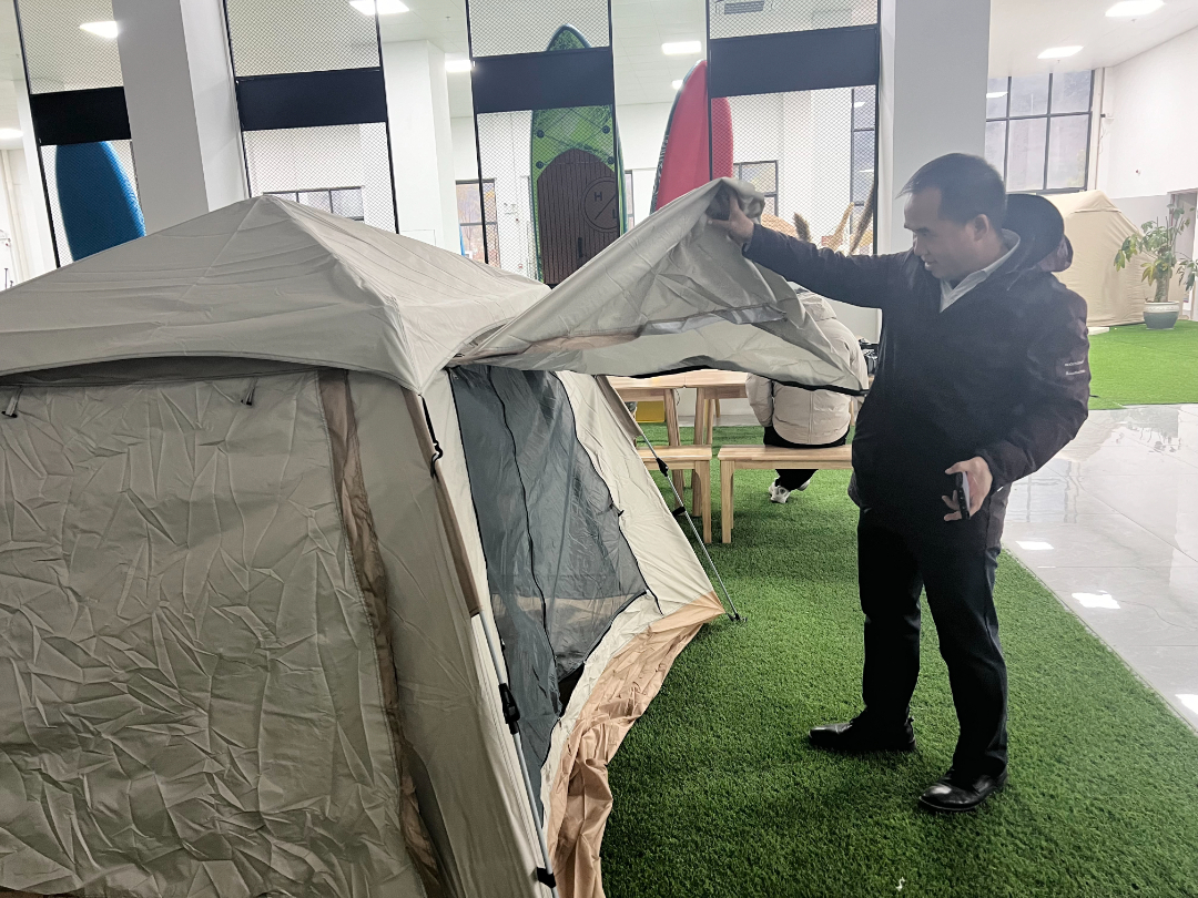 人大代表“打卡”坡豪湖露营地  探寻户外休闲新乐趣(图5)