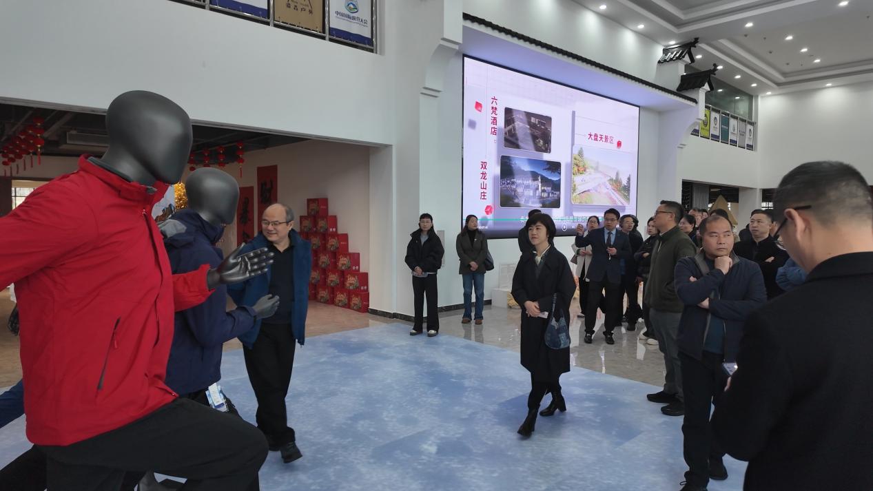 《金华山文旅创新之火,或将影响中国文旅产业》—记2025年全省高级品牌创建实务培训班及全省文旅资源开发培训班现场考察(图8) 《金华山文旅创新之火,或将影响中国文旅产业》—记2025年全省高级品牌创建实务培训班及全省文旅资源开发培训班现场考察(图8)