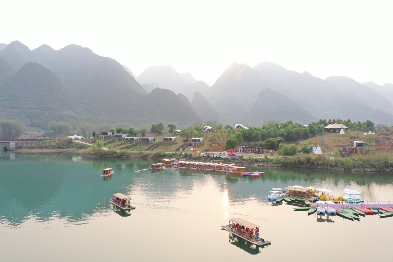 东兰坡豪湖露营地，专业路亚艇为户外休闲运动爱好者打造极致垂钓体验(图7)