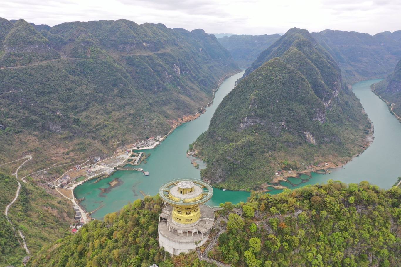 东兰坡豪湖露营地,专业路亚艇为户外休闲运动爱好者打造极致垂钓体验(图11) 东兰坡豪湖露营地,专业路亚艇为户外休闲运动爱好者打造极致垂钓体验(图11)