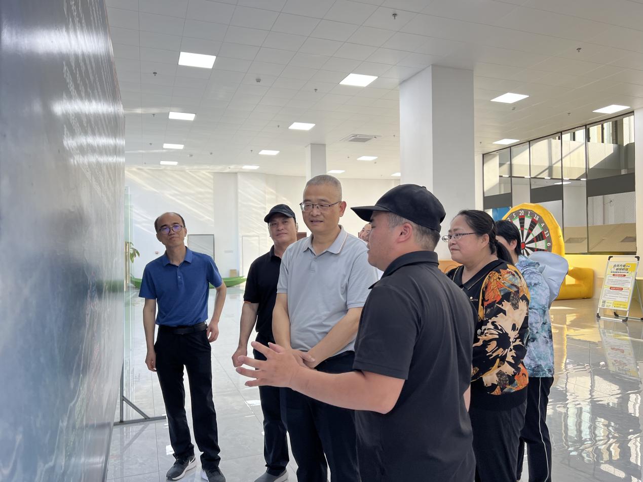 江西省抚州市政协副主席唐永文一行调研东兰坡豪湖国家湿地公园生态康养模式(图2)