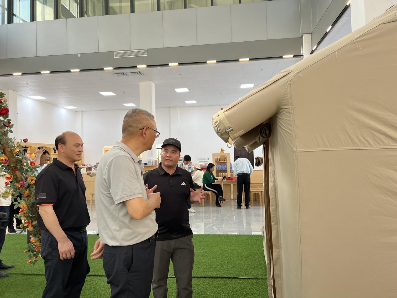 江西省抚州市政协副主席唐永文一行调研东兰坡豪湖国家湿地公园生态康养模式(图3)