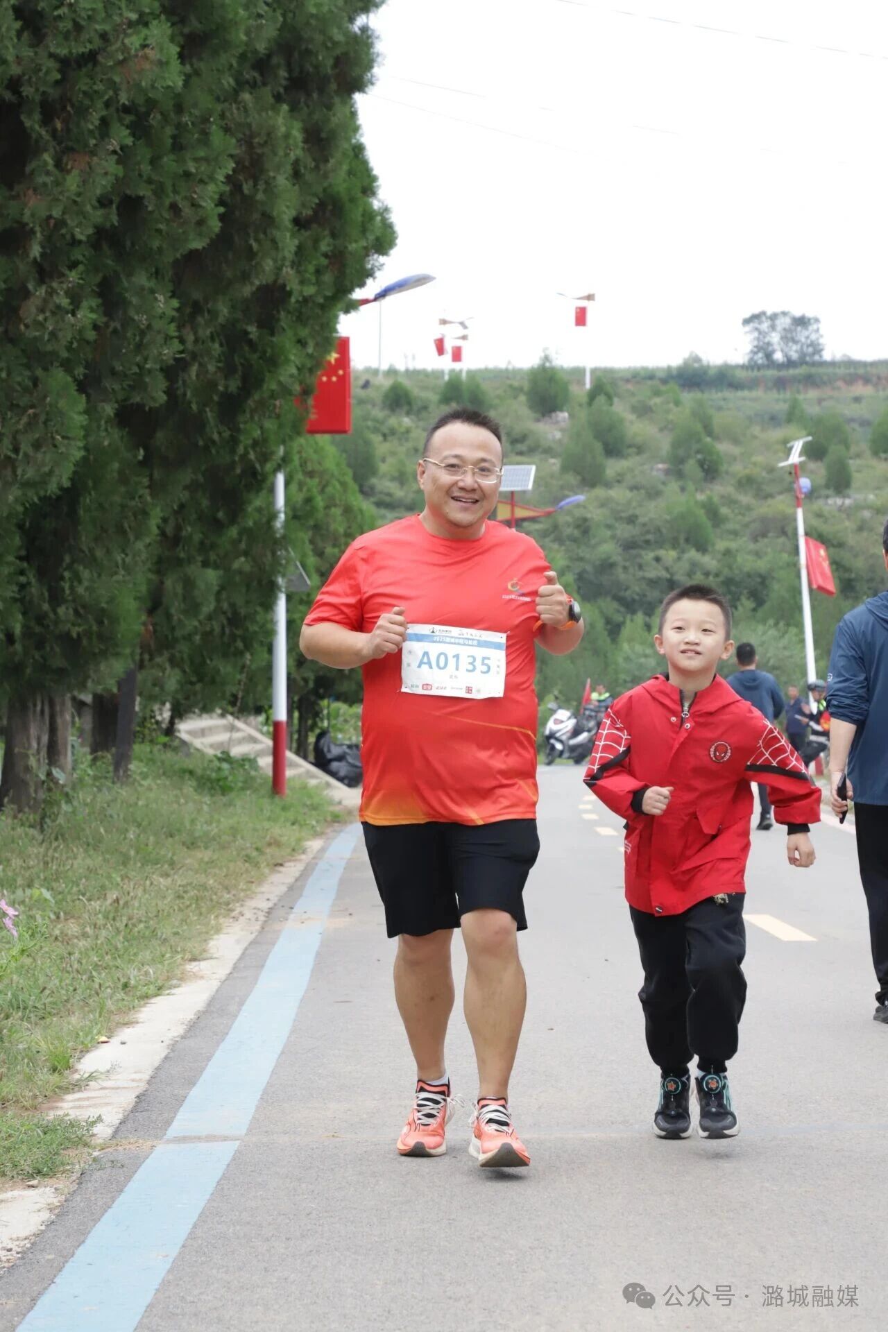 在奔跑中感受潞城温度 2025潞城半程马拉松鸣枪开跑(图10) 28.jpg