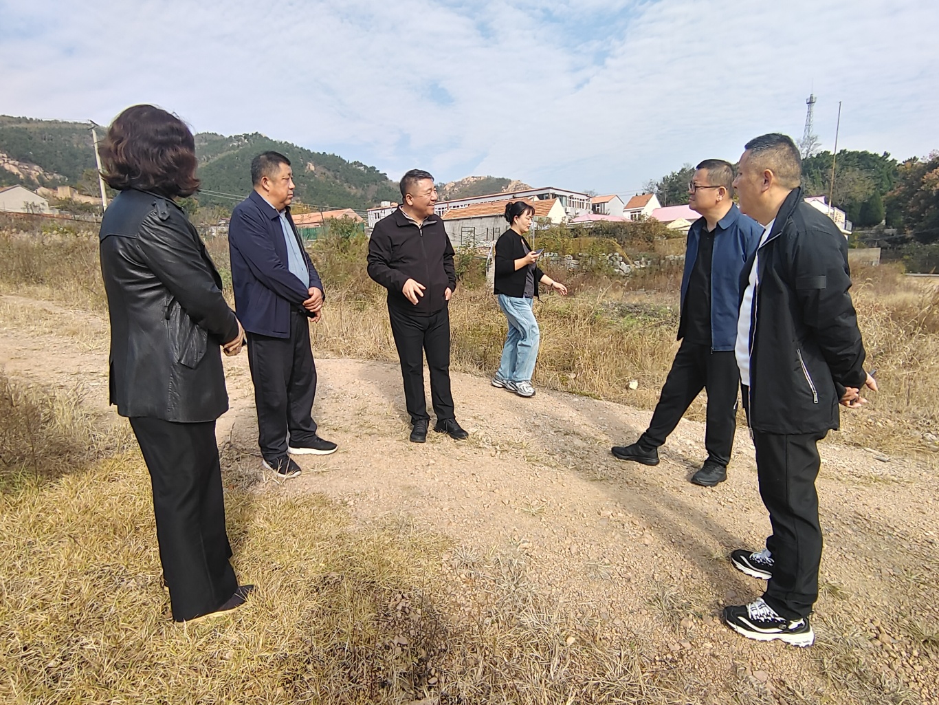 中国国际露营大会领导赴青岛北宅交流!共探乡村振兴与 “体育 + 露营” 融合新路径(图1) 1.jpg