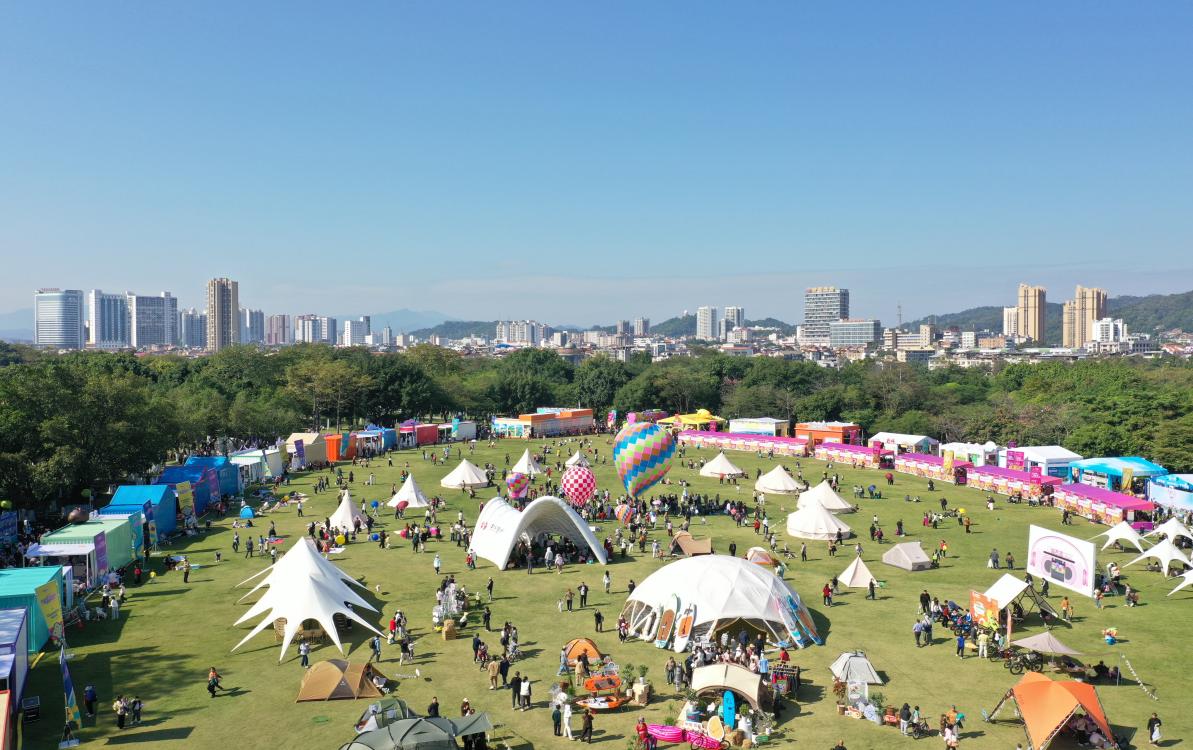 百色“户外美好生活装备展”掀起新一轮广西露营热(图1) 百色“户外美好生活装备展”掀起新一轮广西露营热(图1)