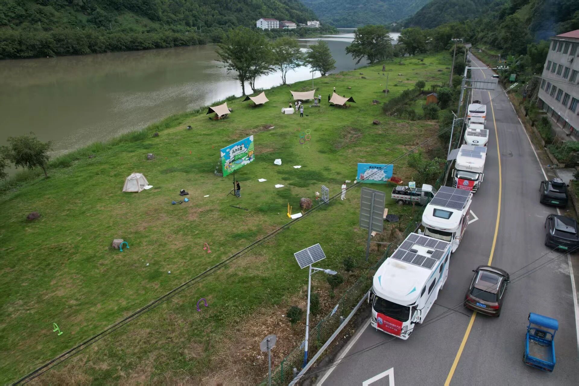 房车邂逅萌宠山野同行 平和乡解锁乡村露营文旅新赛道(图2) 2.jpg